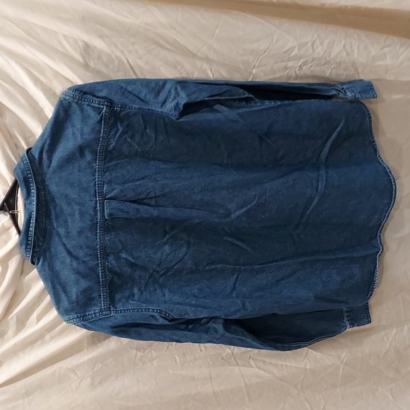 Christmas Themed Embroidered Blue Medium Washed Denim Long Sleeve Shirt Size M - Picture 5 of 7